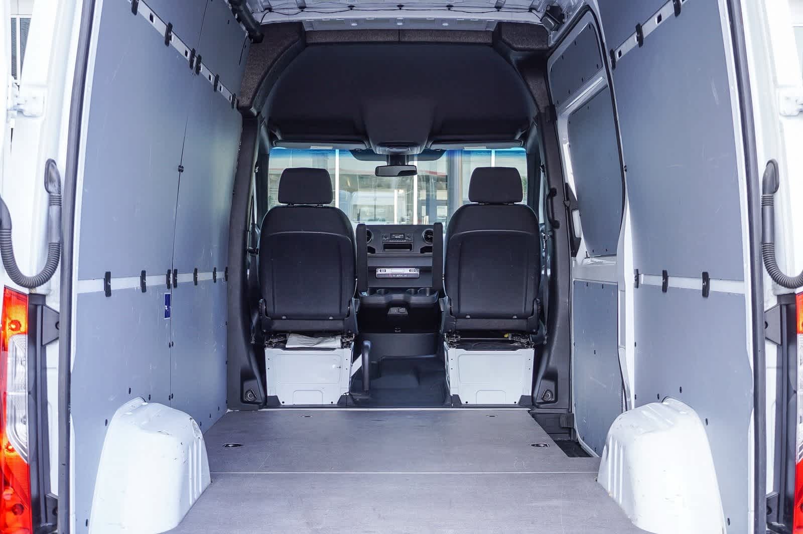 Thumbnail: 2021 Mercedes-Benz Sprinter - 26