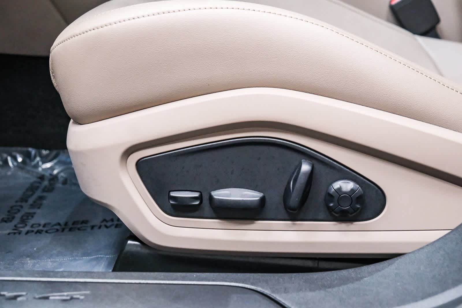 Thumbnail: 2023 Porsche Taycan - 20