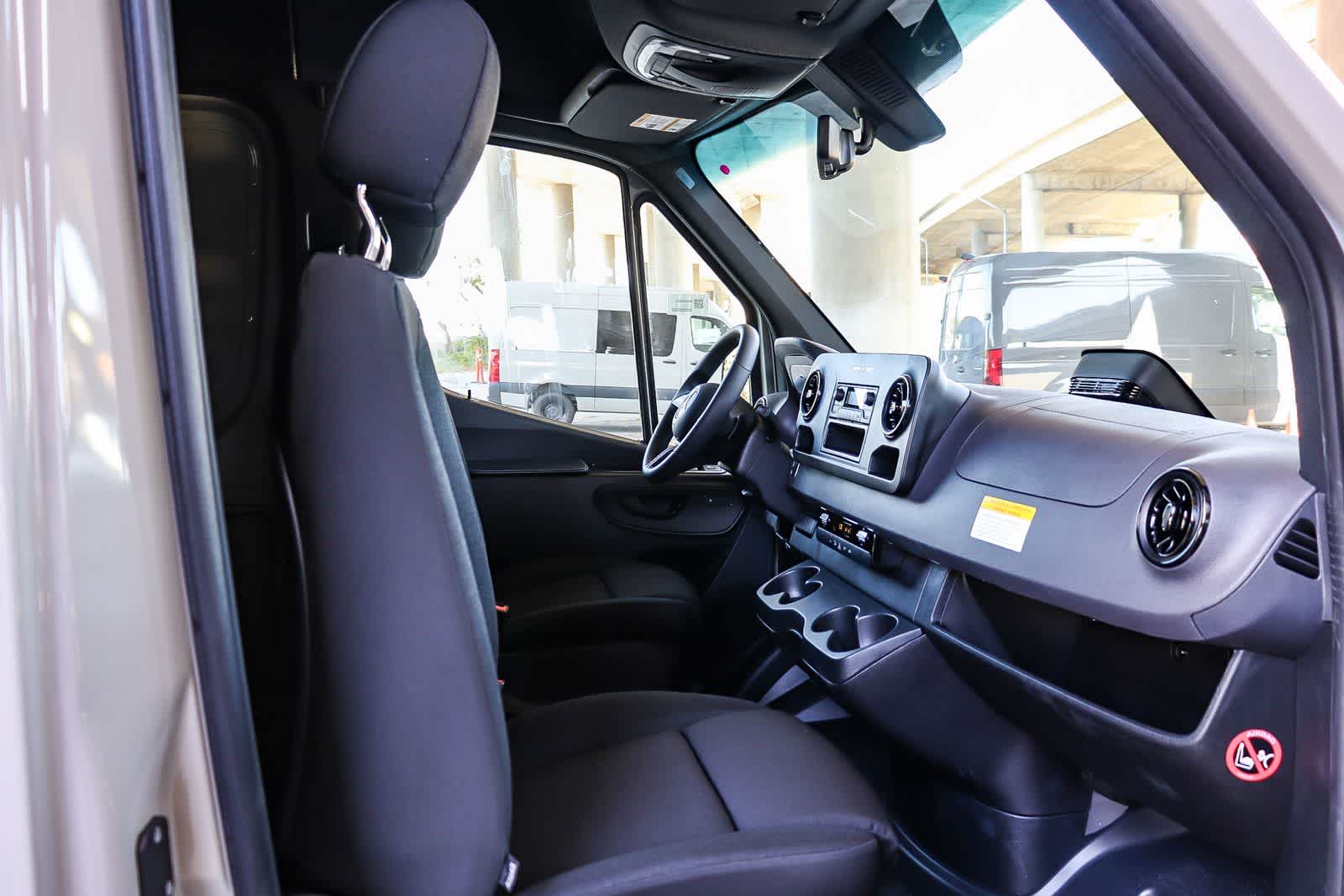 Thumbnail: 2026 Mercedes-Benz Sprinter - 15