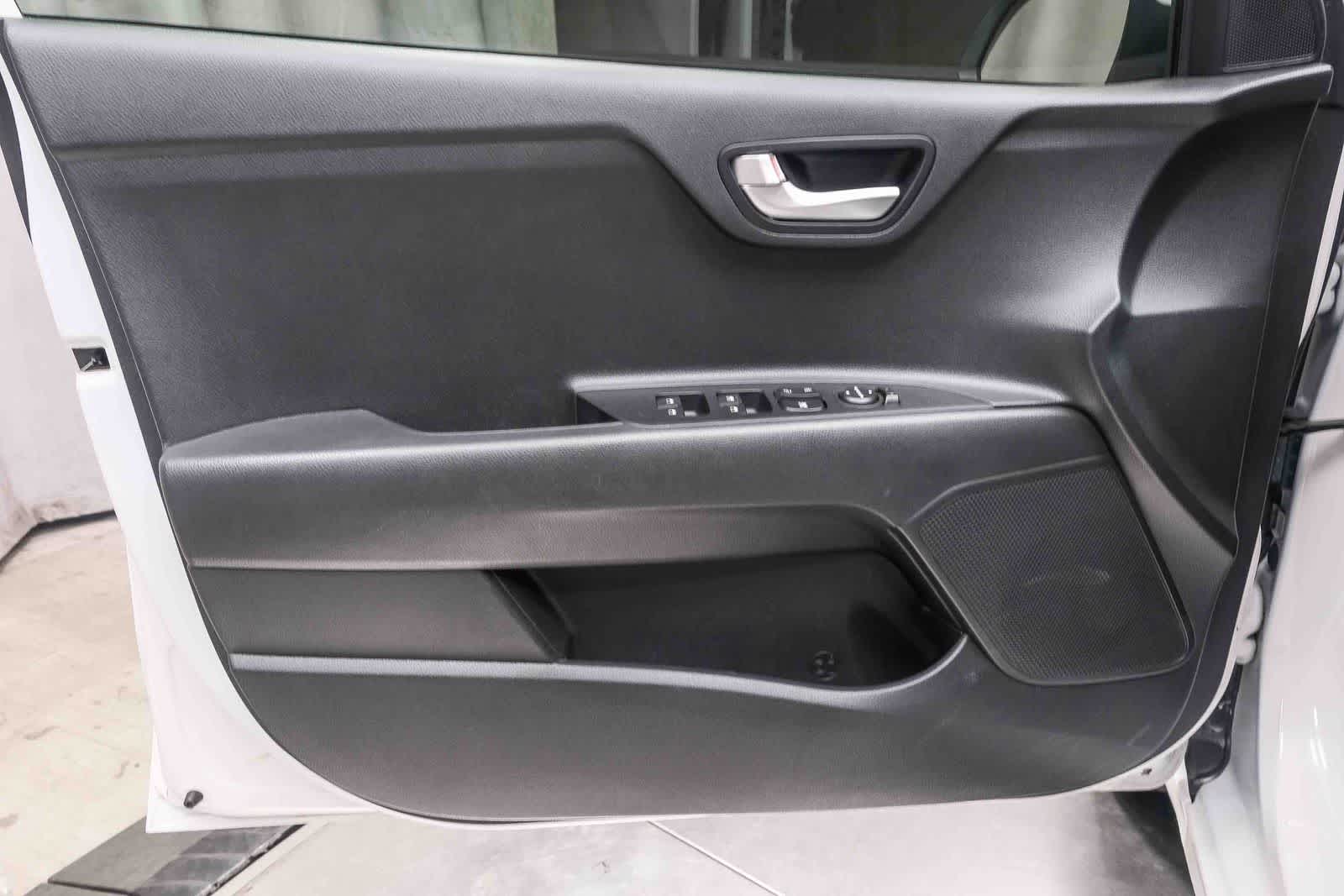 Thumbnail: 2023 Kia Rio - 22