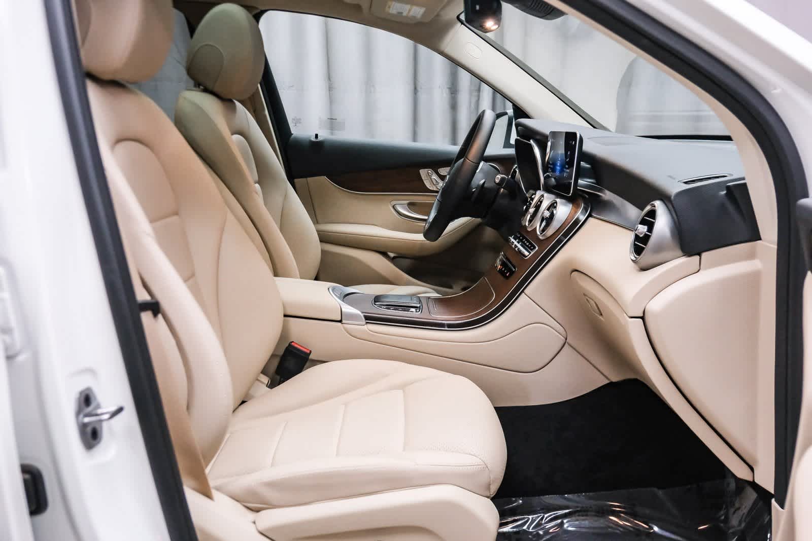 Thumbnail: 2022 Mercedes-Benz GLC - 18