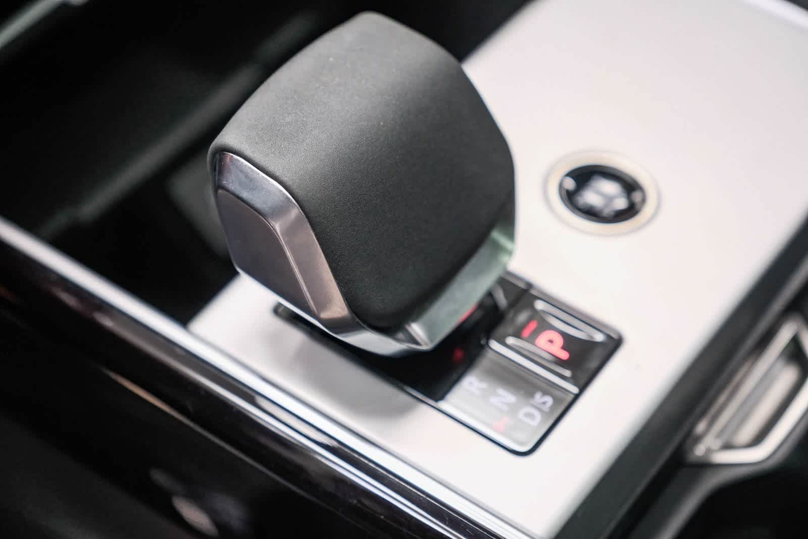 Thumbnail: 2024 Land Rover Range Rover - 19