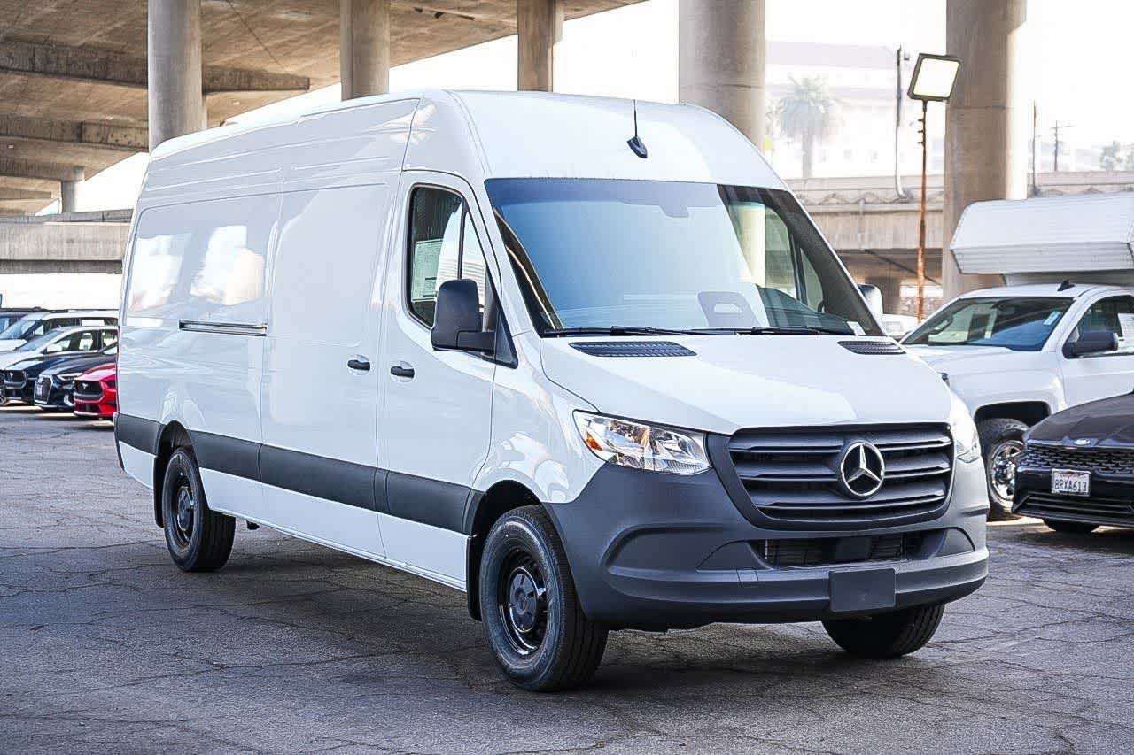 Thumbnail: 2026 Mercedes-Benz Sprinter - 3
