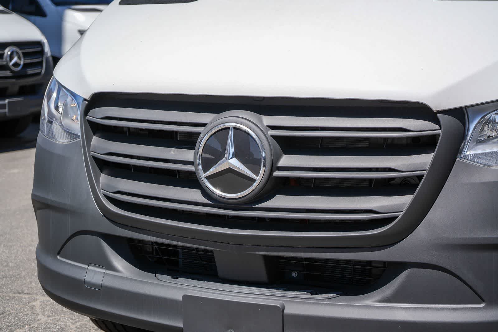 Thumbnail: 2025 Mercedes-Benz eSprinter - 6