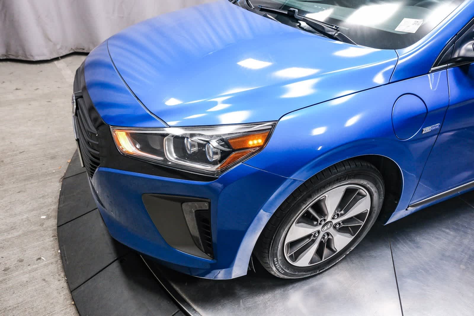 Thumbnail: 2018 Hyundai Ioniq - 12