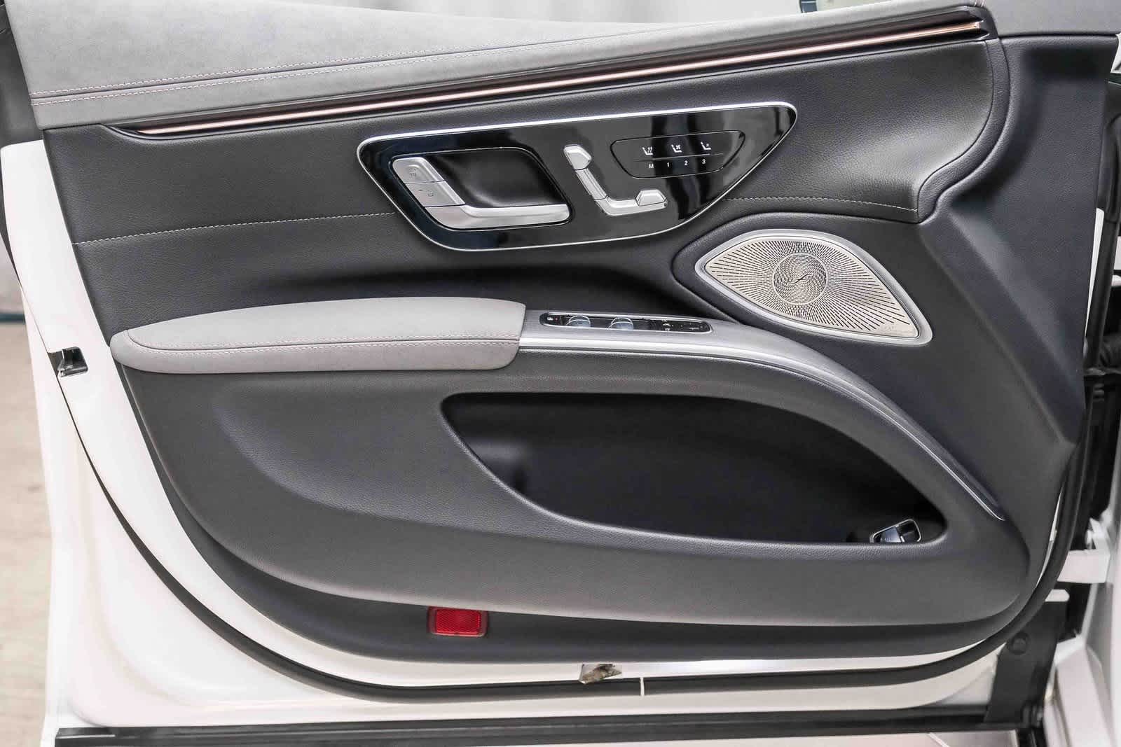 Thumbnail: 2022 Mercedes-Benz EQS - 21