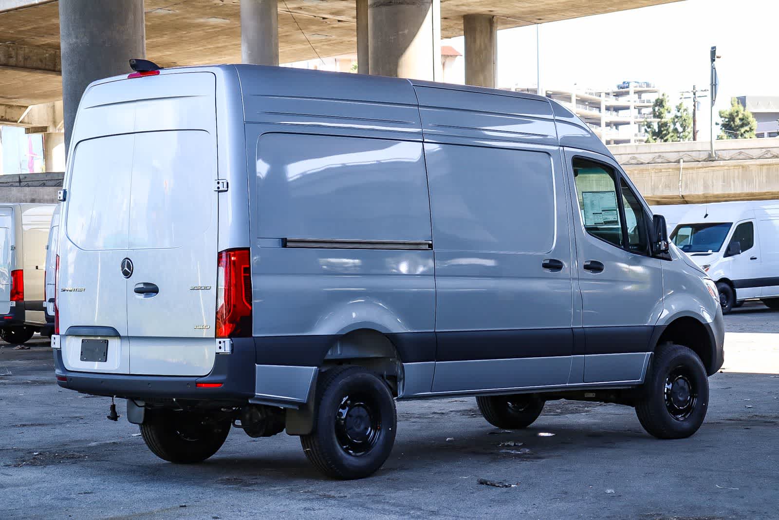 Thumbnail: 2026 Mercedes-Benz Sprinter - 4