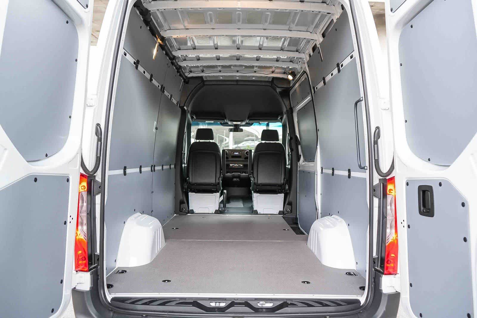 Thumbnail: 2026 Mercedes-Benz Sprinter - 21