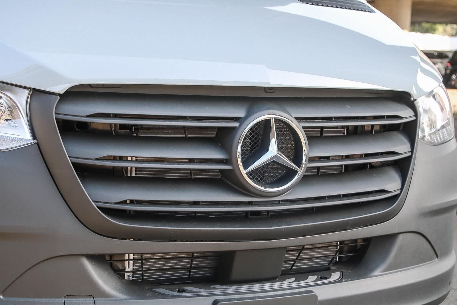 Thumbnail: 2025 Mercedes-Benz Sprinter - 5