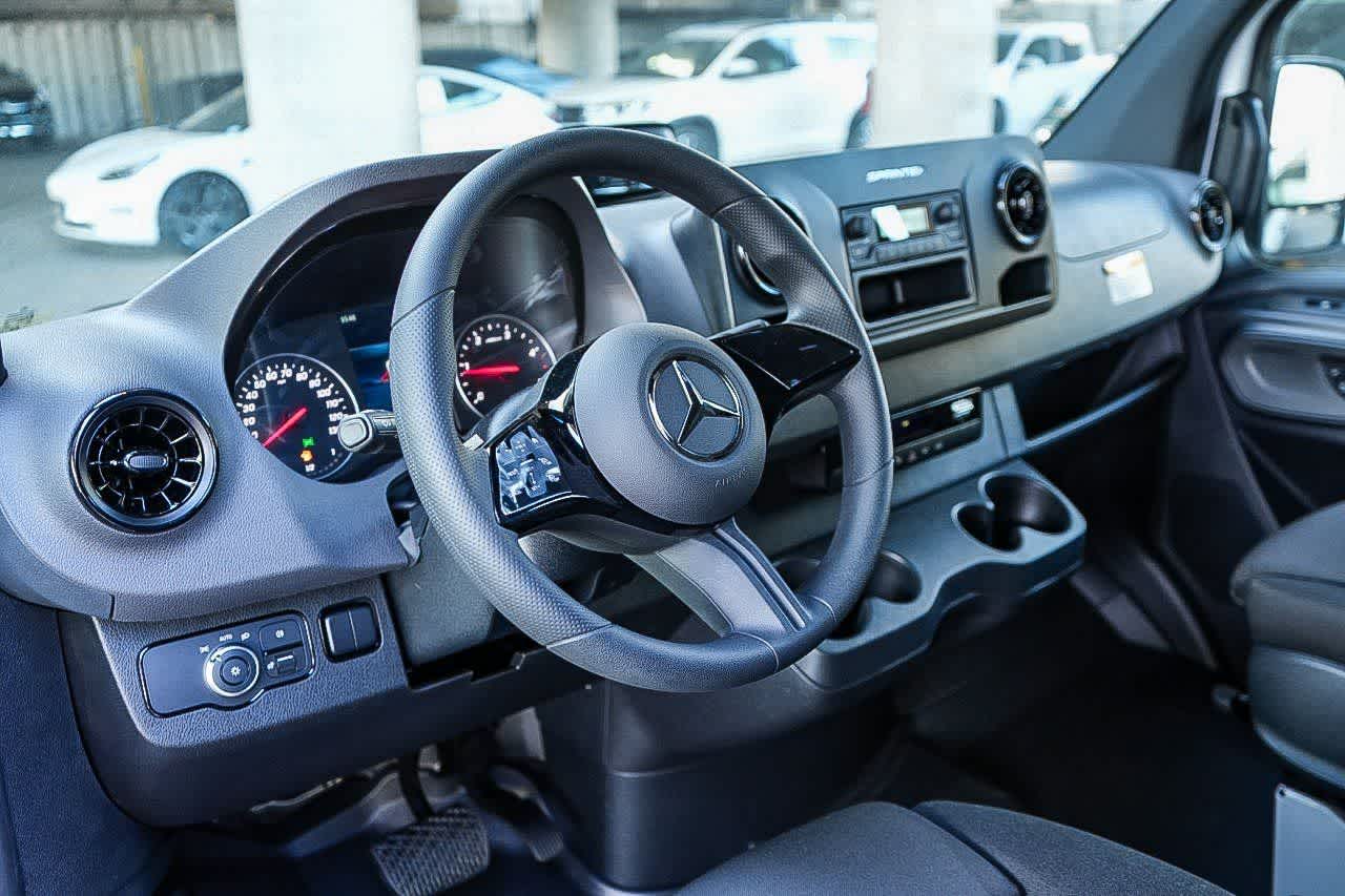 Thumbnail: 2026 Mercedes-Benz Sprinter - 12