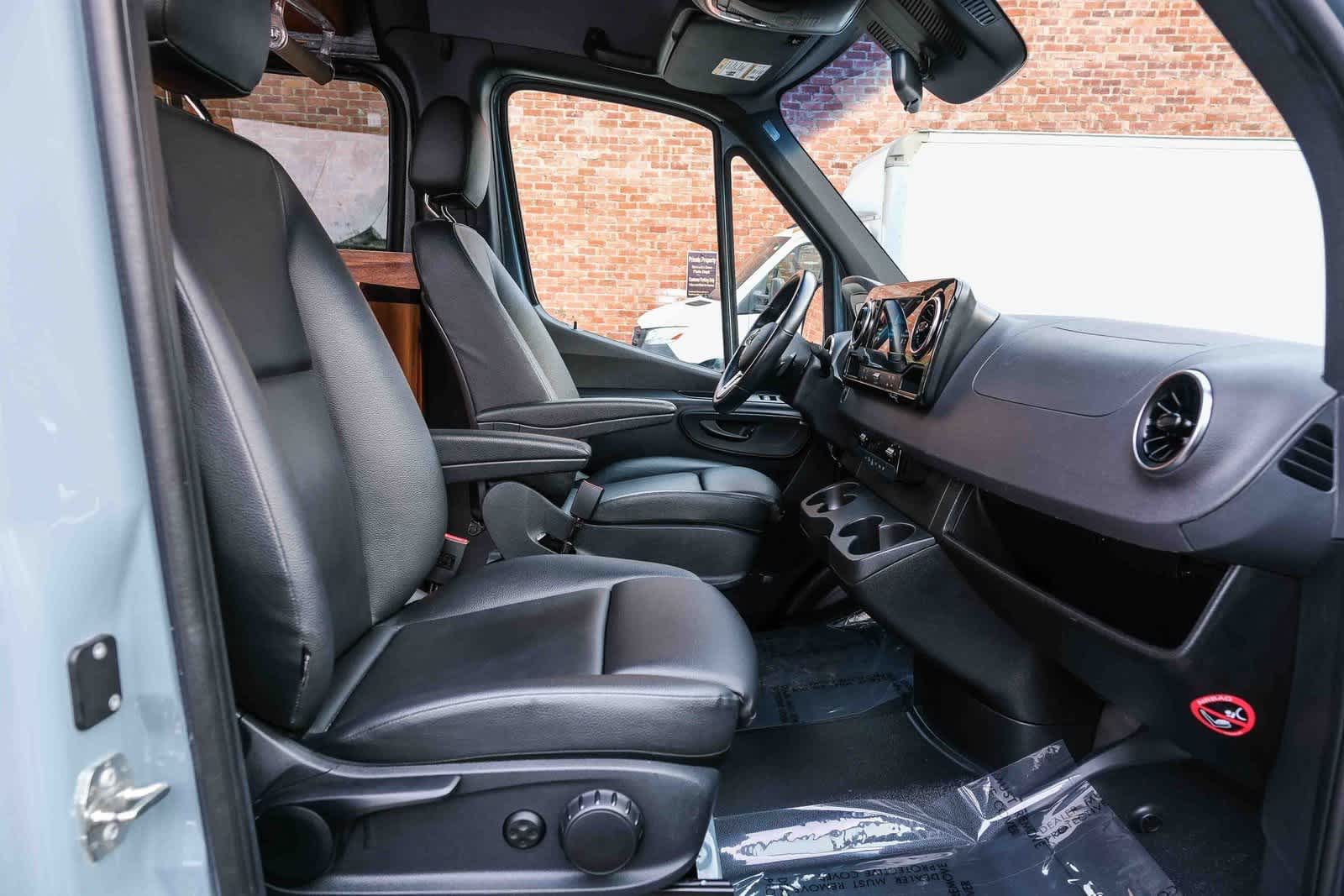 Thumbnail: 2023 Mercedes-Benz Sprinter - 18