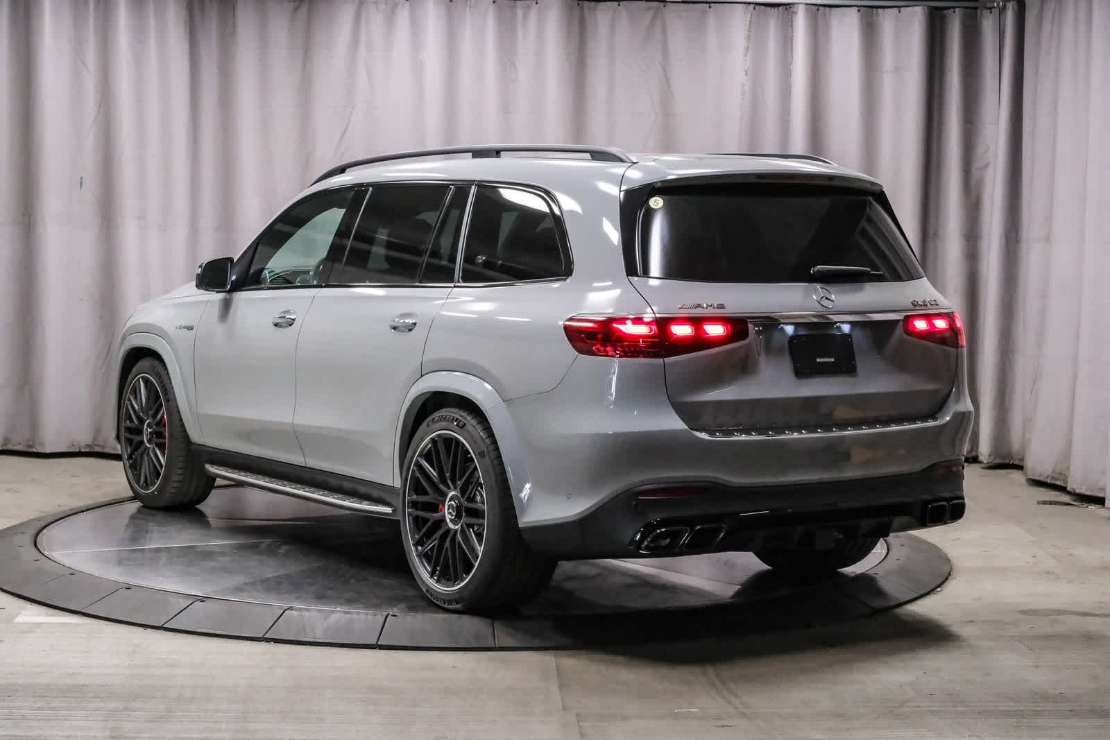 Thumbnail: 2026 Mercedes-Benz GL-Class - 2