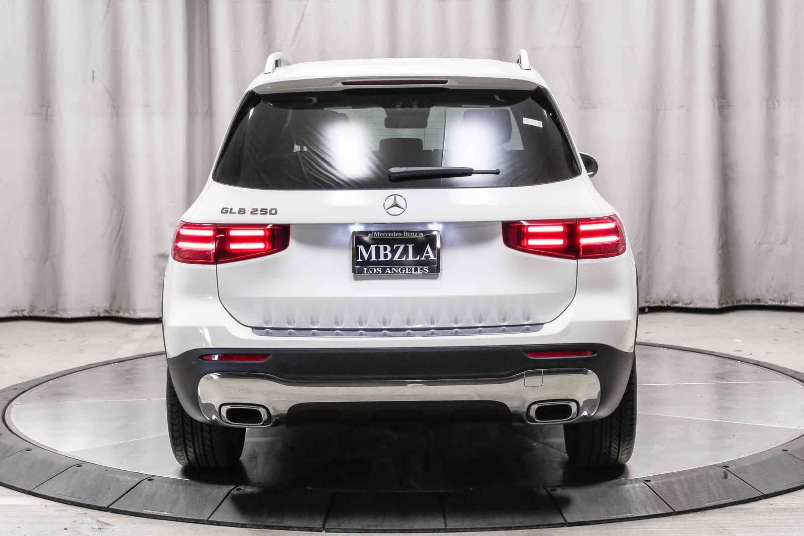 Thumbnail: 2026 Mercedes-Benz GLB - 2