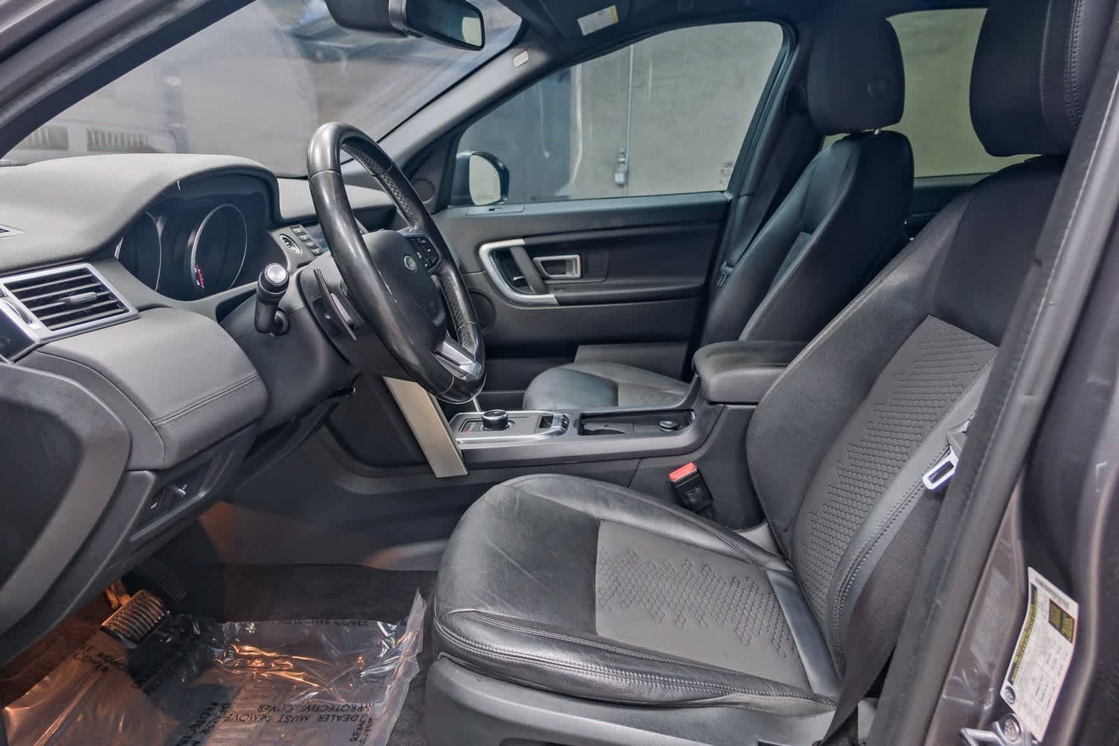 Thumbnail: 2019 Land Rover Discovery Sport - 20