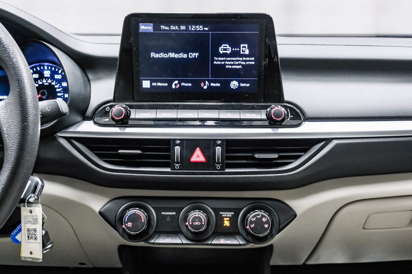 Thumbnail: 2022 Kia Forte - 14