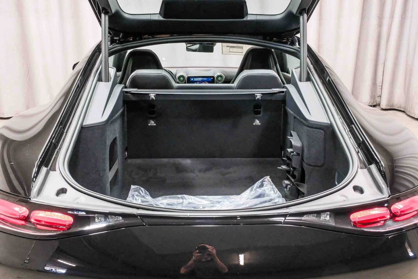 Thumbnail: 2026 Mercedes-Benz AMG GT - 25