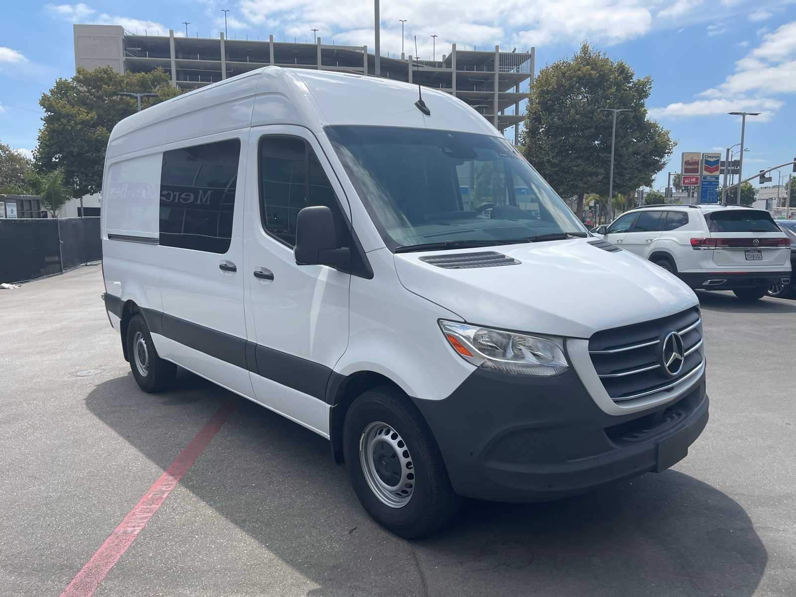 Thumbnail: 2024 Mercedes-Benz Sprinter - 4
