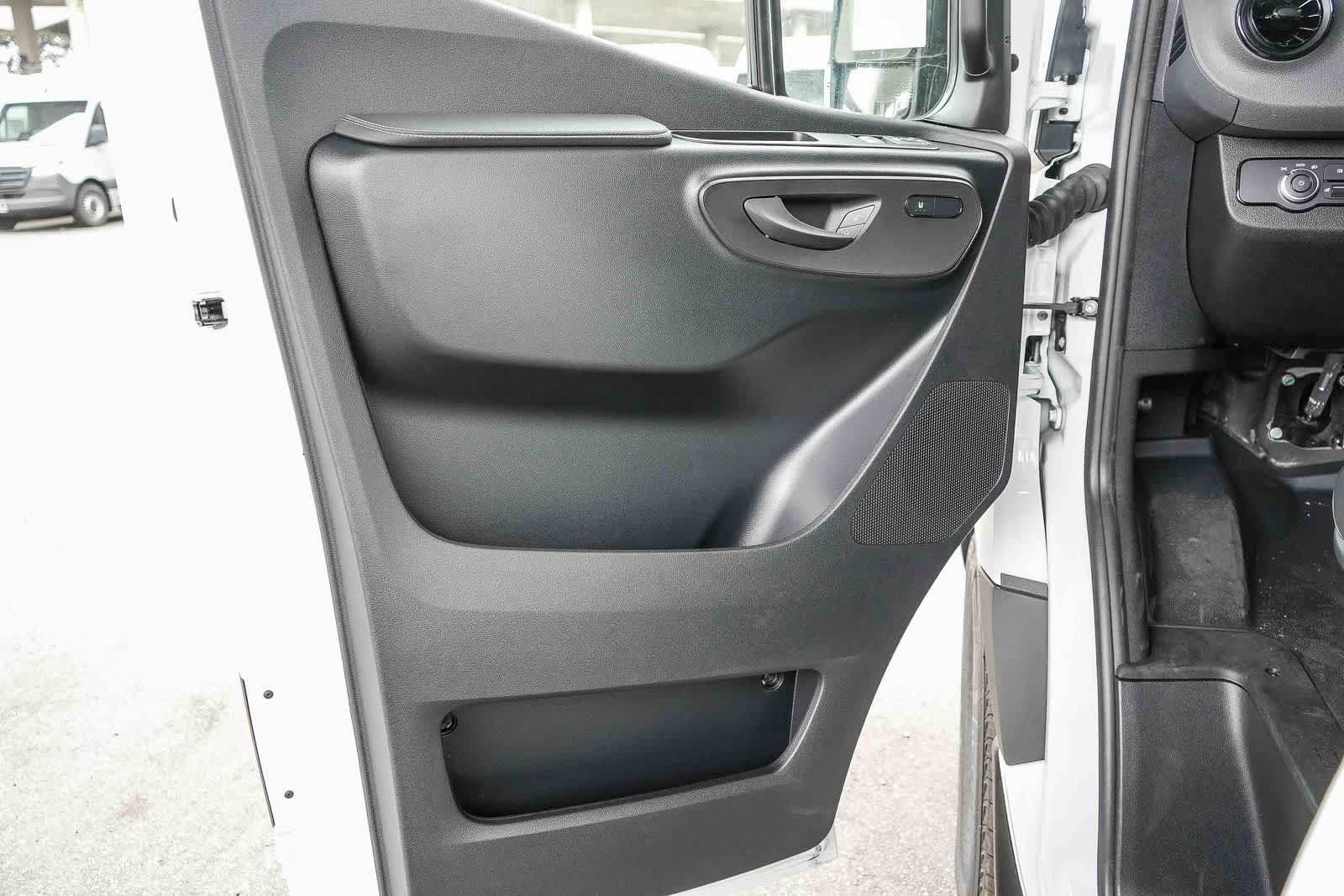 Thumbnail: 2026 Mercedes-Benz Sprinter - 19