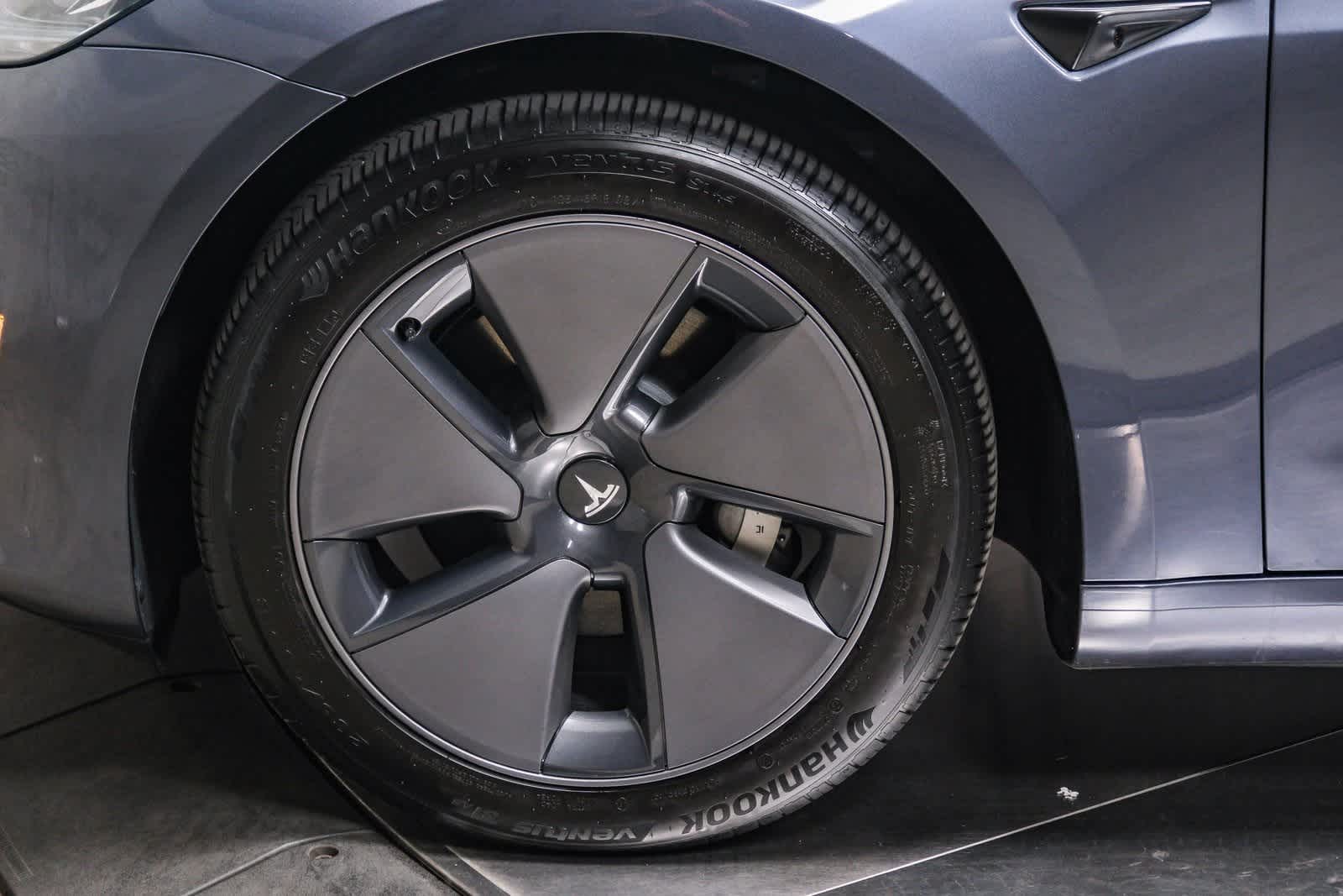 Thumbnail: 2023 Tesla Model 3 - 9