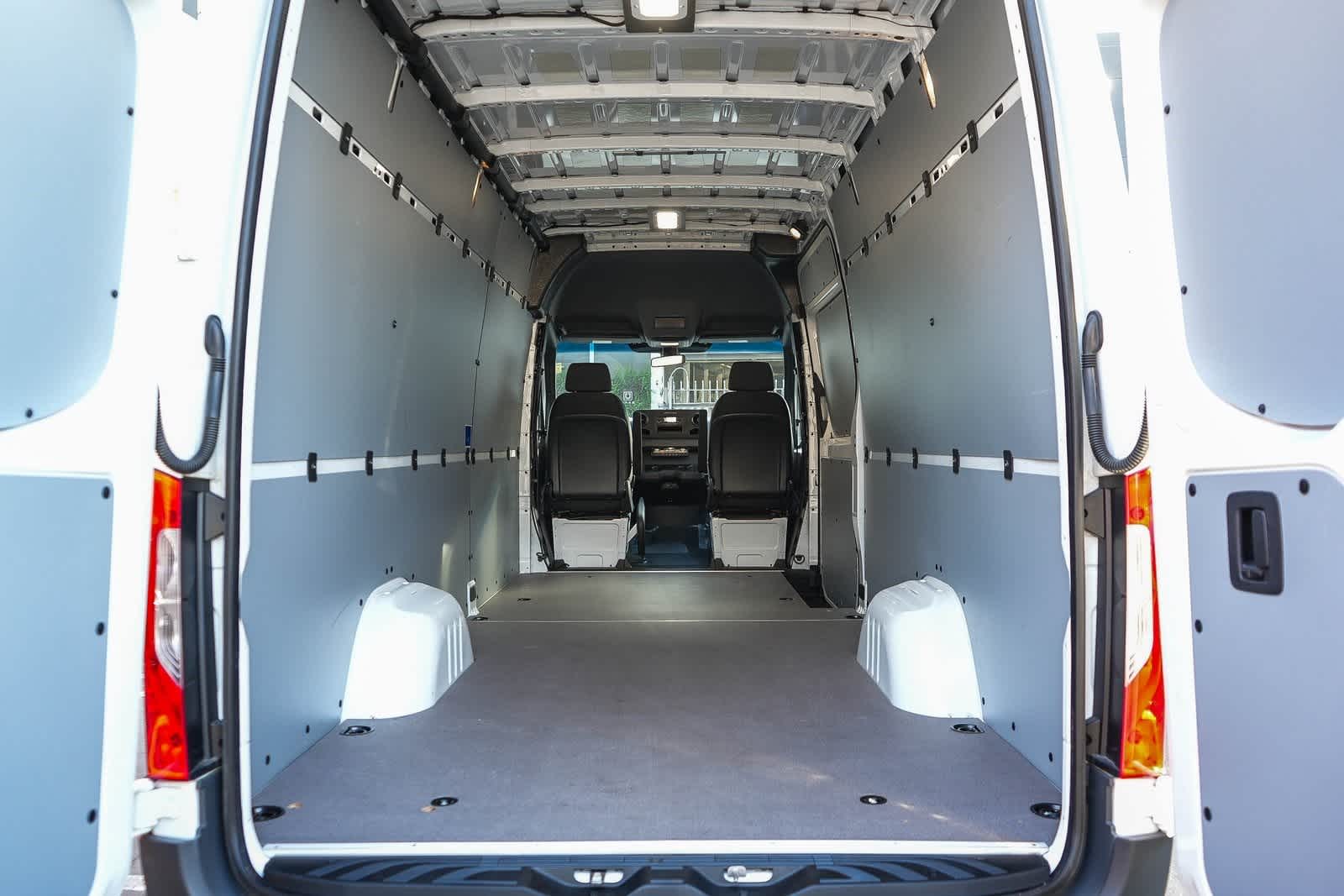 Thumbnail: 2021 Mercedes-Benz Sprinter - 22