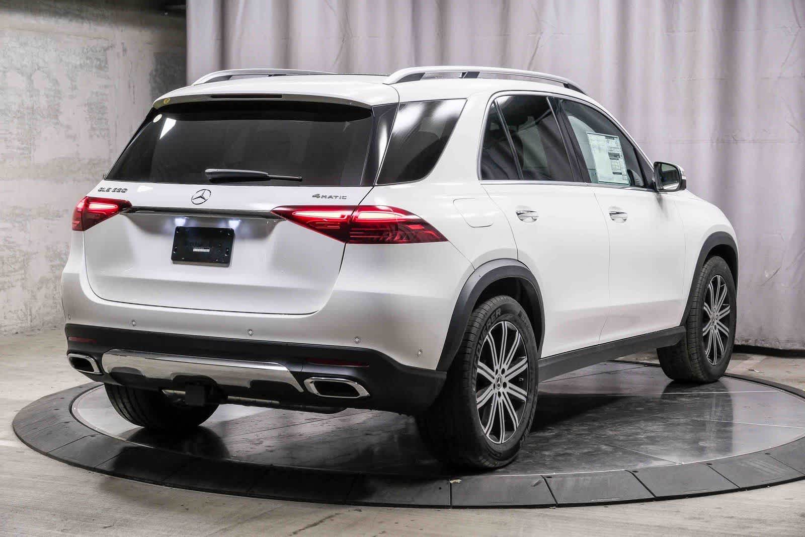Thumbnail: 2026 Mercedes-Benz GLE - 4