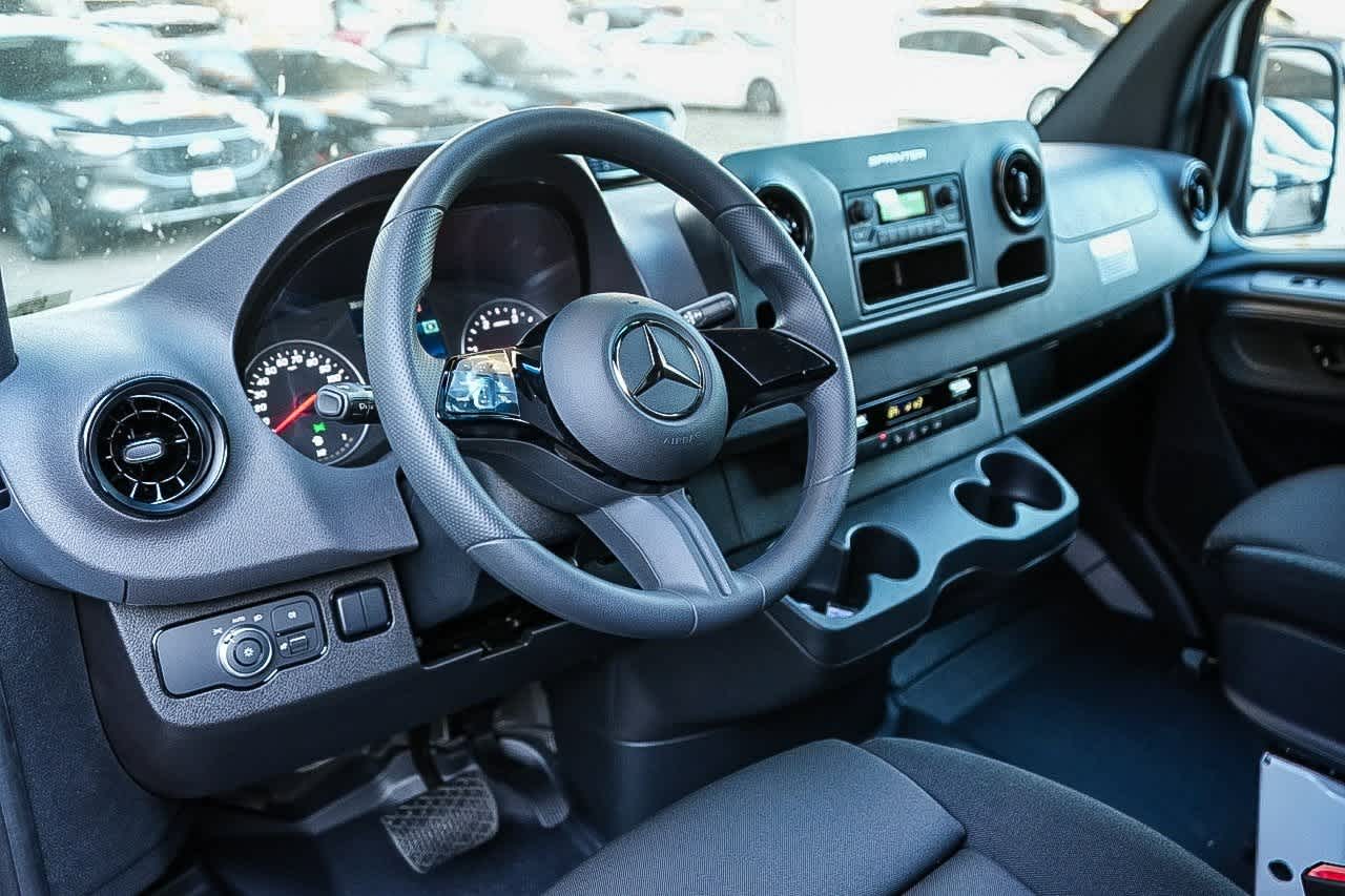 Thumbnail: 2026 Mercedes-Benz Sprinter - 12