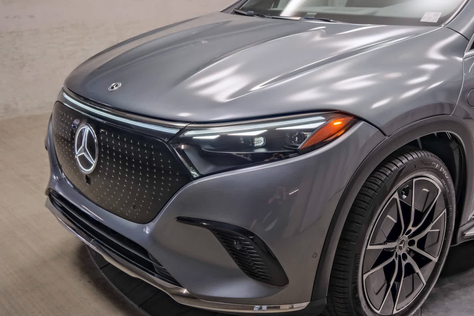 Thumbnail: 2025 Mercedes-Benz EQS - 6