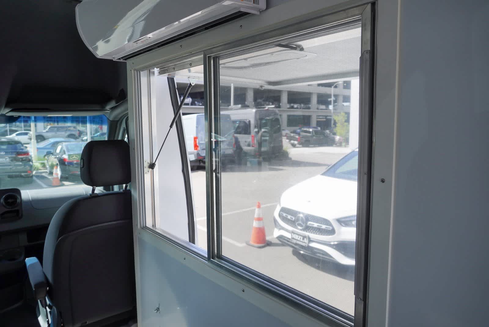 Thumbnail: 2019 Mercedes-Benz Sprinter - 29