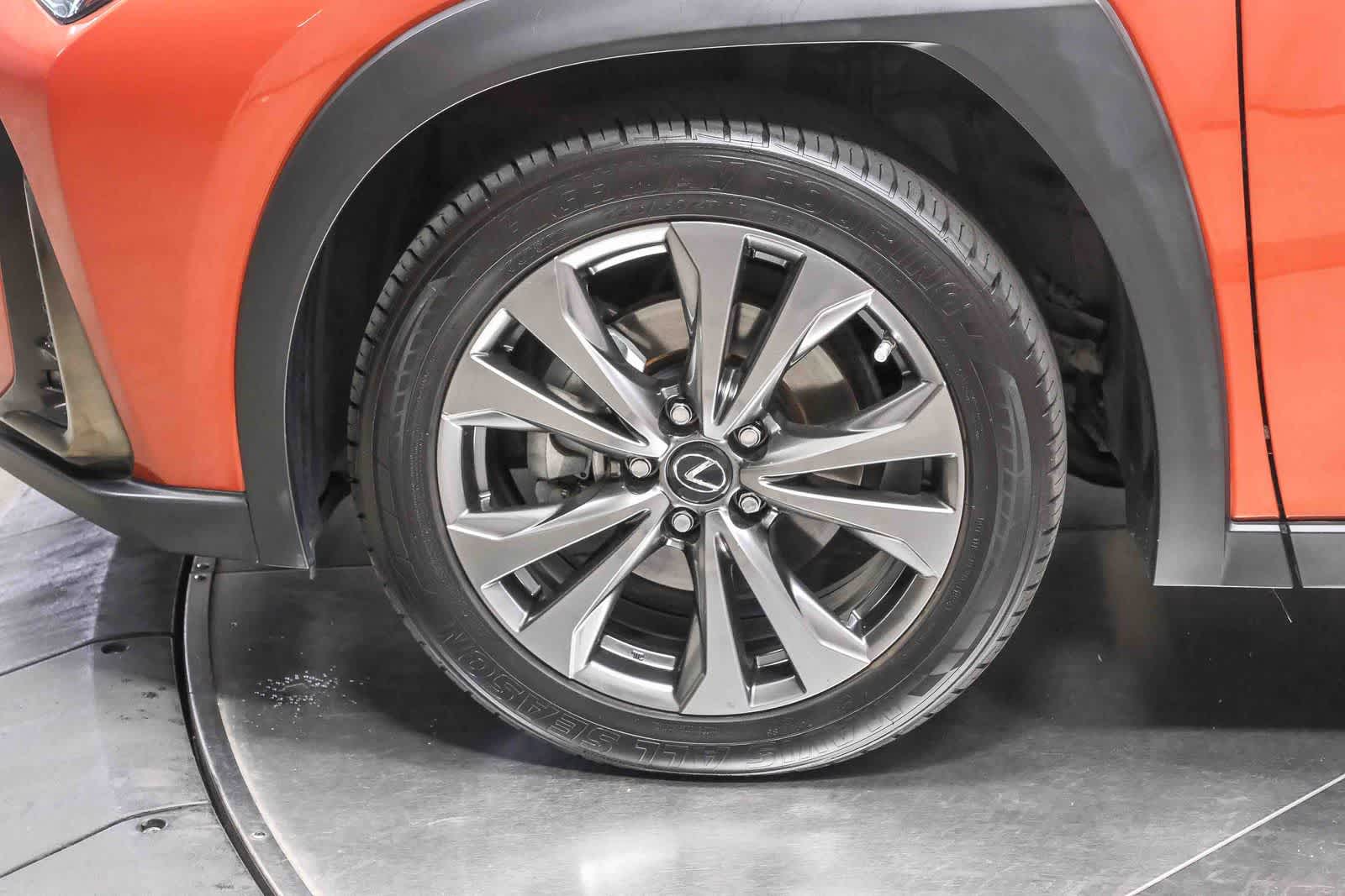 Thumbnail: 2020 Lexus UX - 10