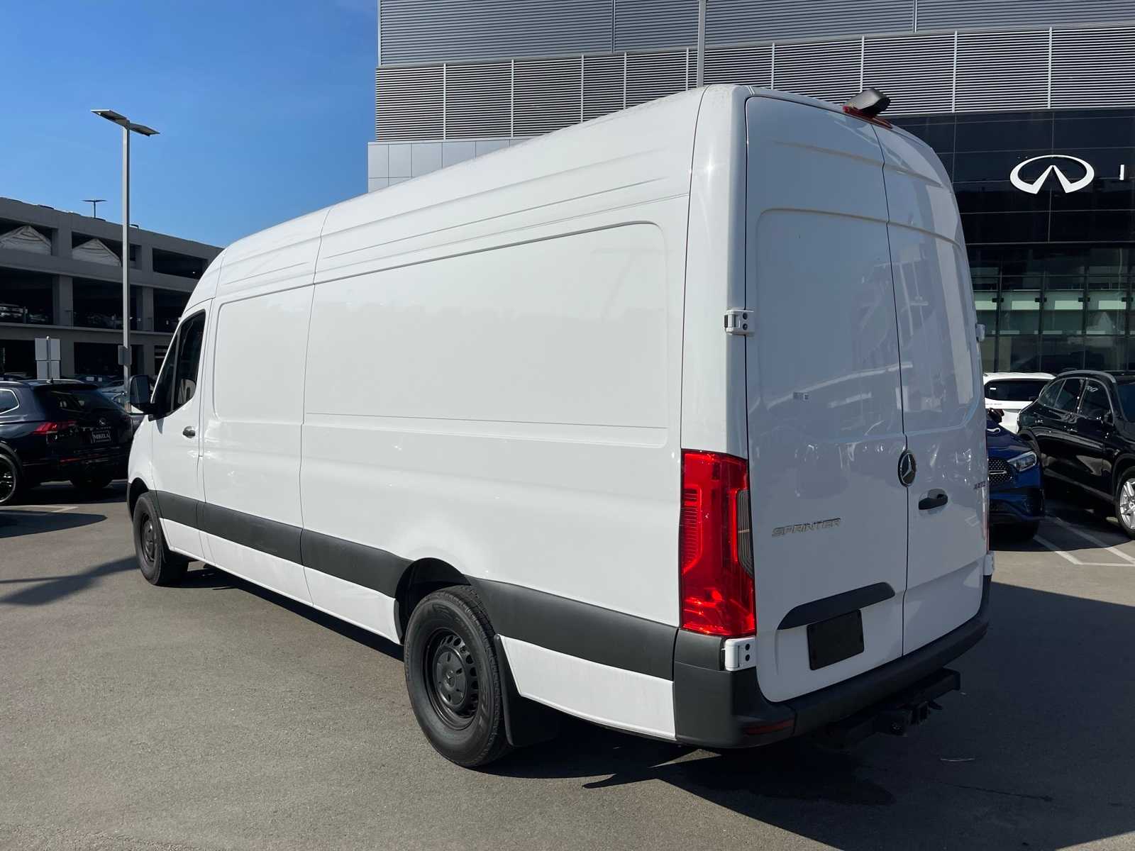 Thumbnail: 2025 Mercedes-Benz Sprinter - 5