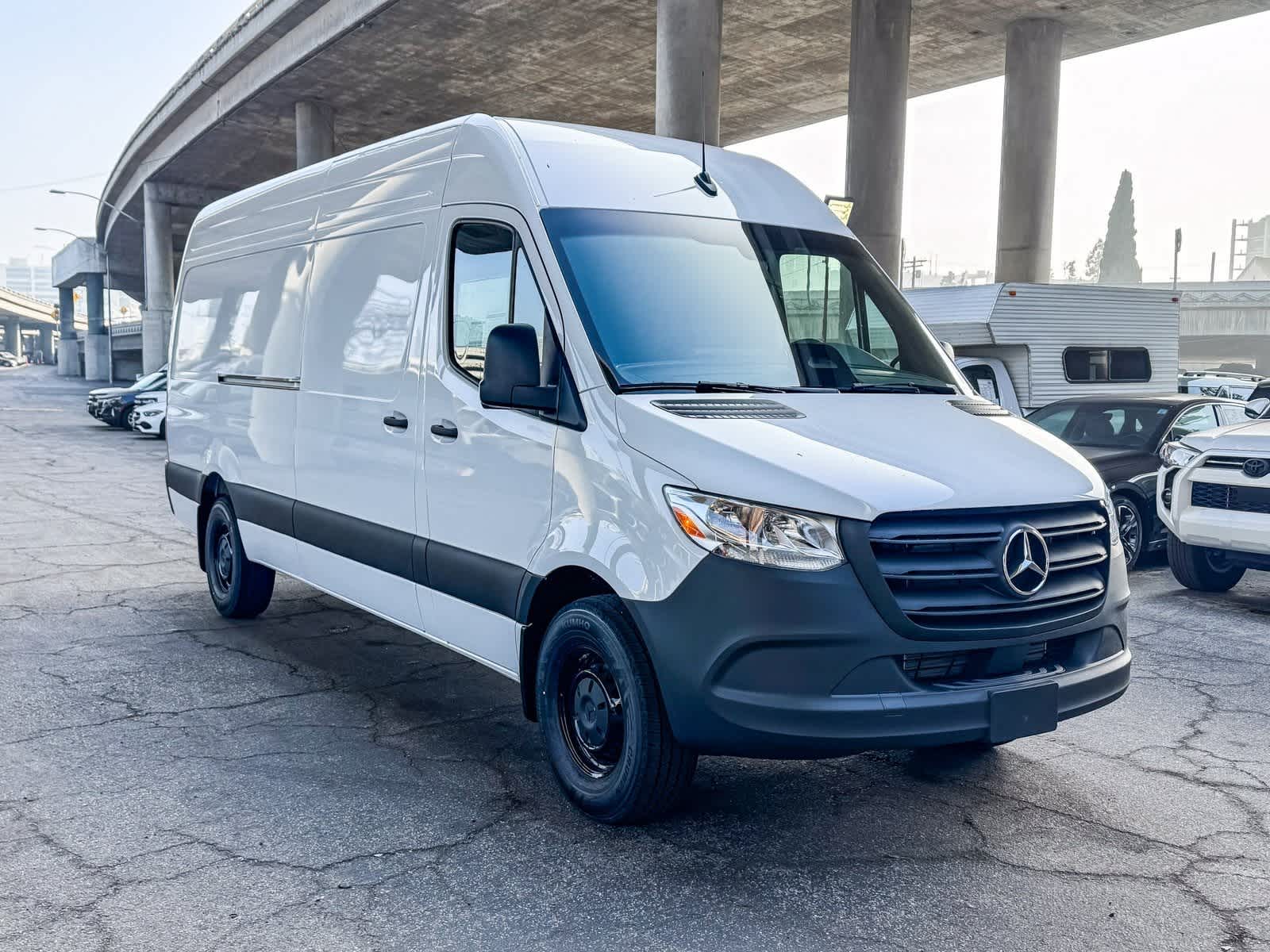 Thumbnail: 2026 Mercedes-Benz Sprinter - 3