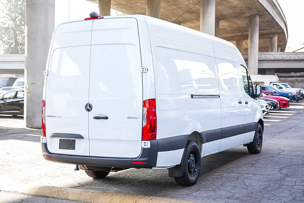 Thumbnail: 2026 Mercedes-Benz Sprinter - 6