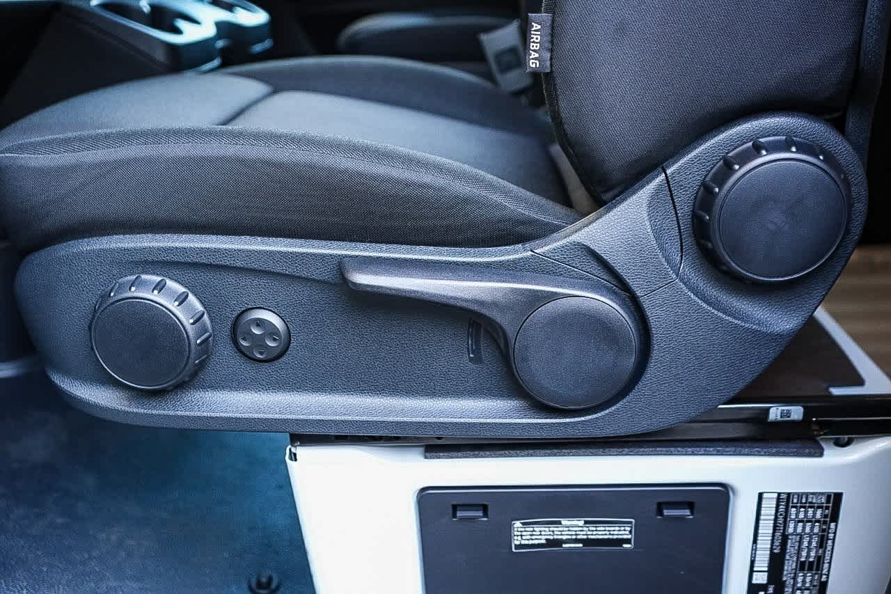 Thumbnail: 2026 Mercedes-Benz Sprinter - 18