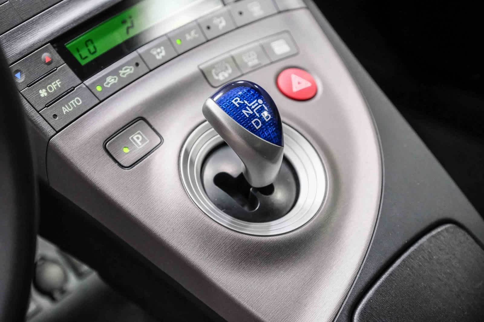 Thumbnail: 2015 Toyota Prius - 17