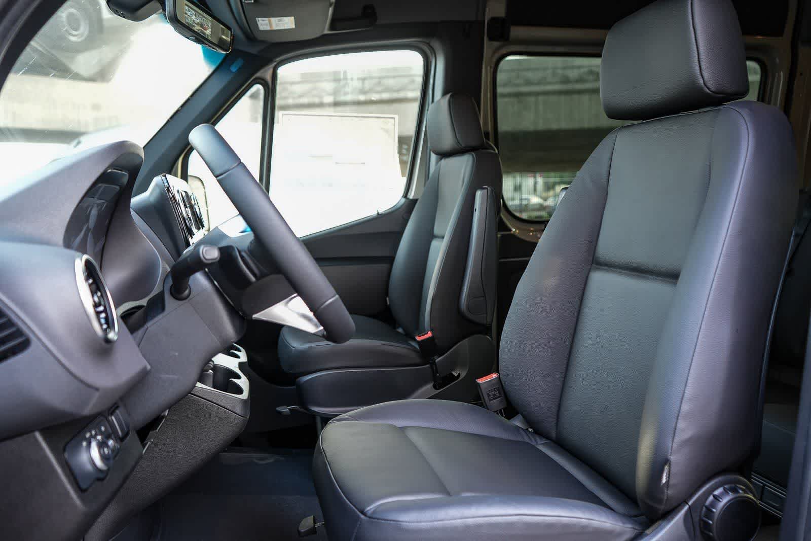 Thumbnail: 2026 Mercedes-Benz Sprinter - 17