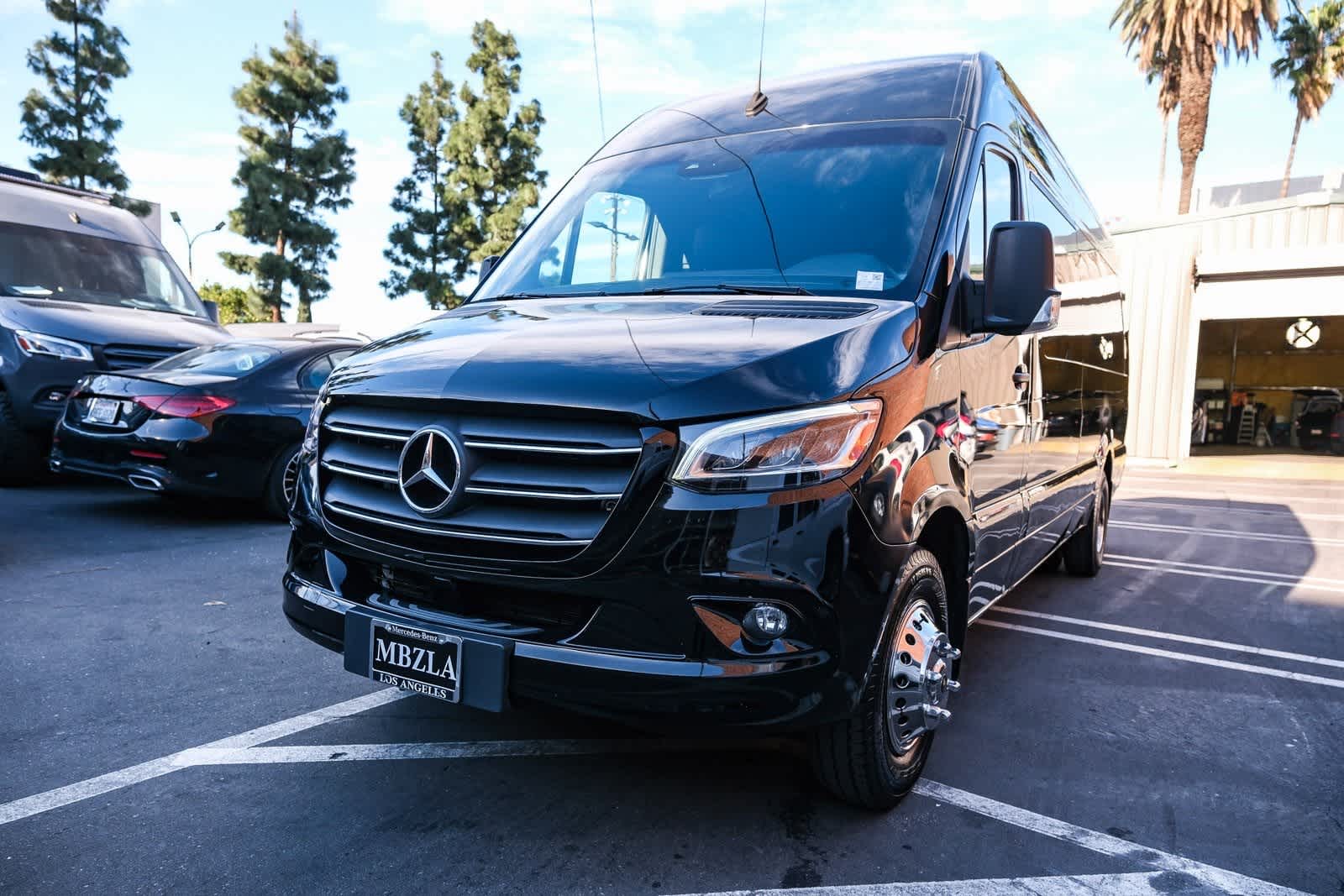 Thumbnail: 2023 Mercedes-Benz Sprinter - 10