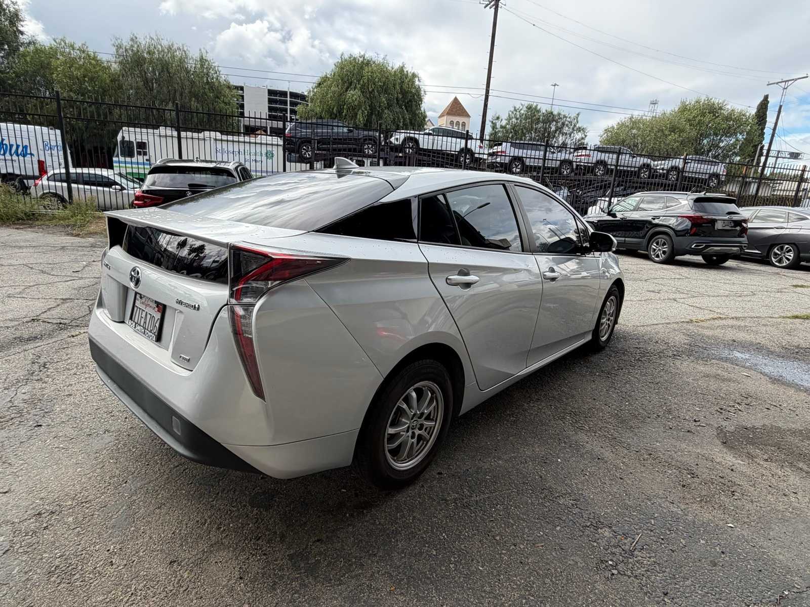 Thumbnail: 2016 Toyota Prius - 4