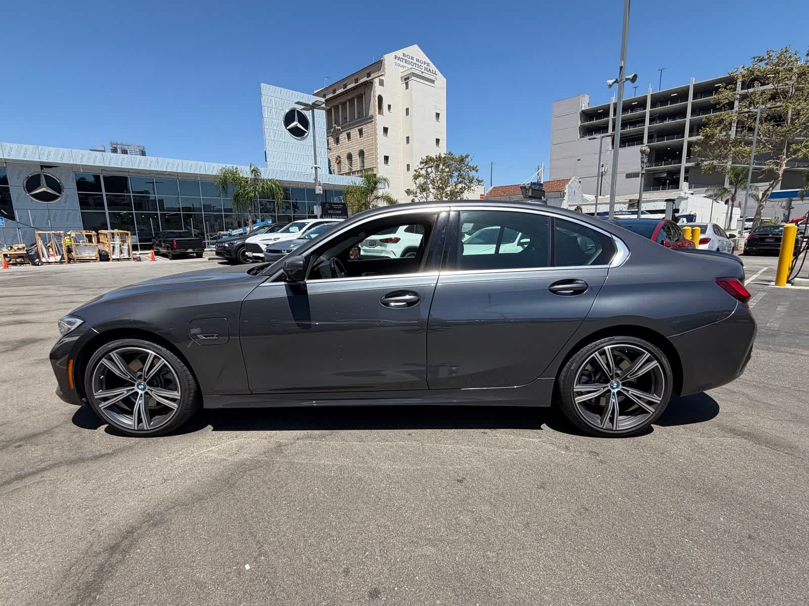 Thumbnail: 2022 BMW 3 Series - 2
