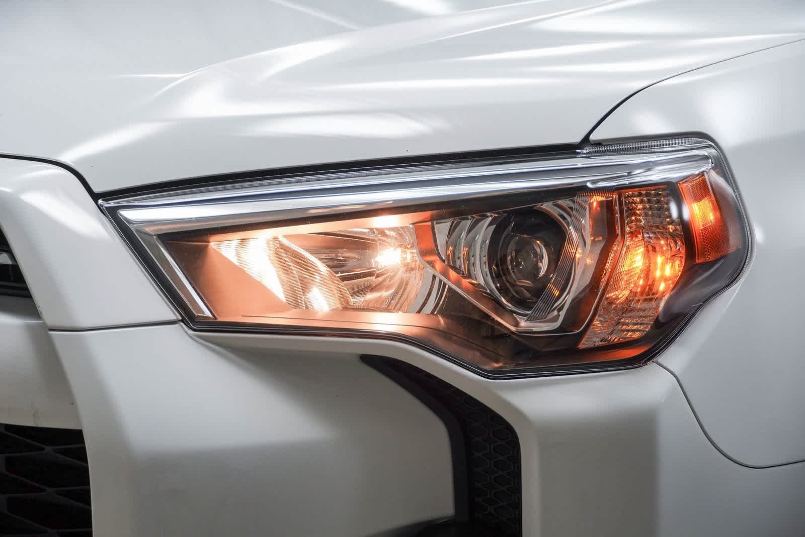 Thumbnail: 2022 Toyota 4Runner - 8