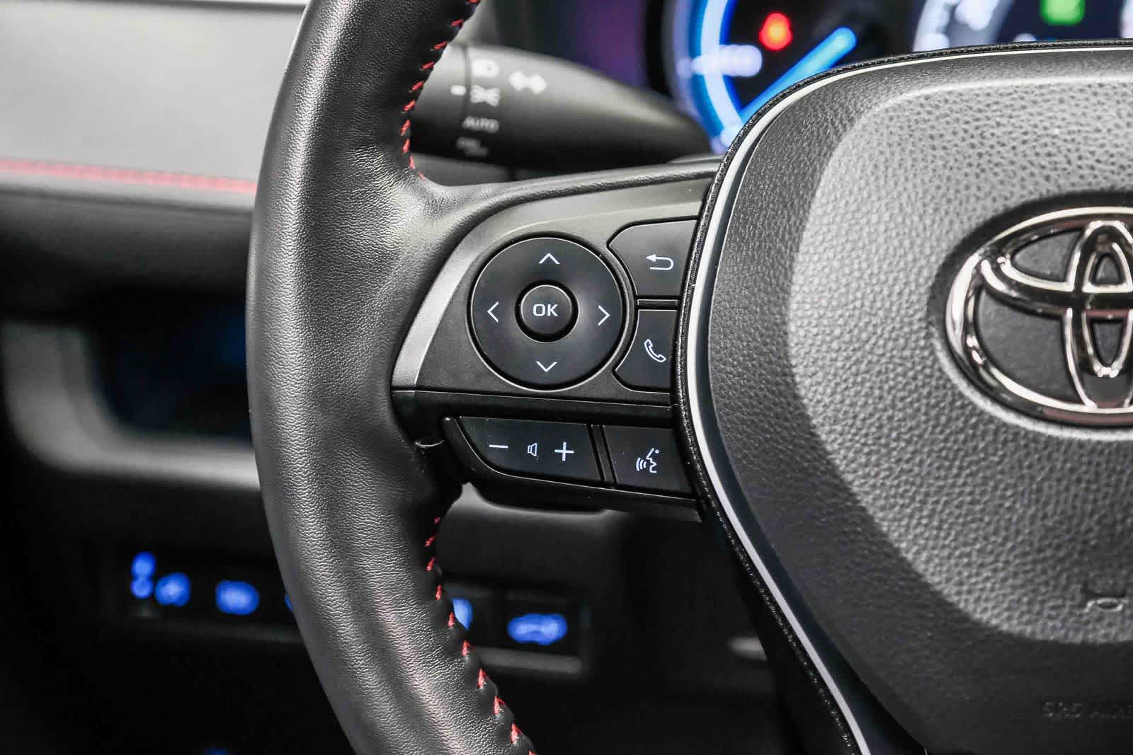 Thumbnail: 2022 Toyota RAV4 - 21