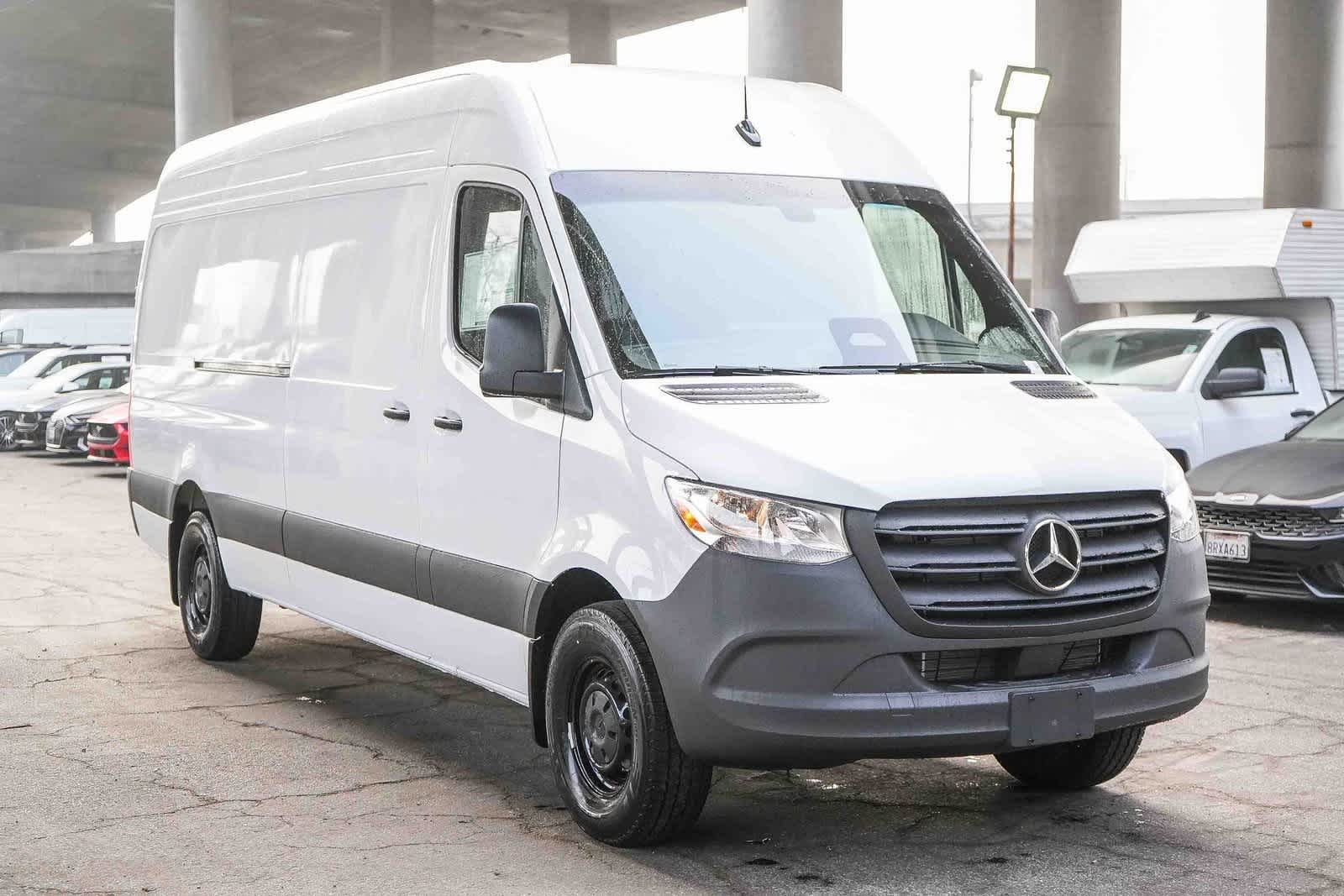 Thumbnail: 2026 Mercedes-Benz Sprinter - 3