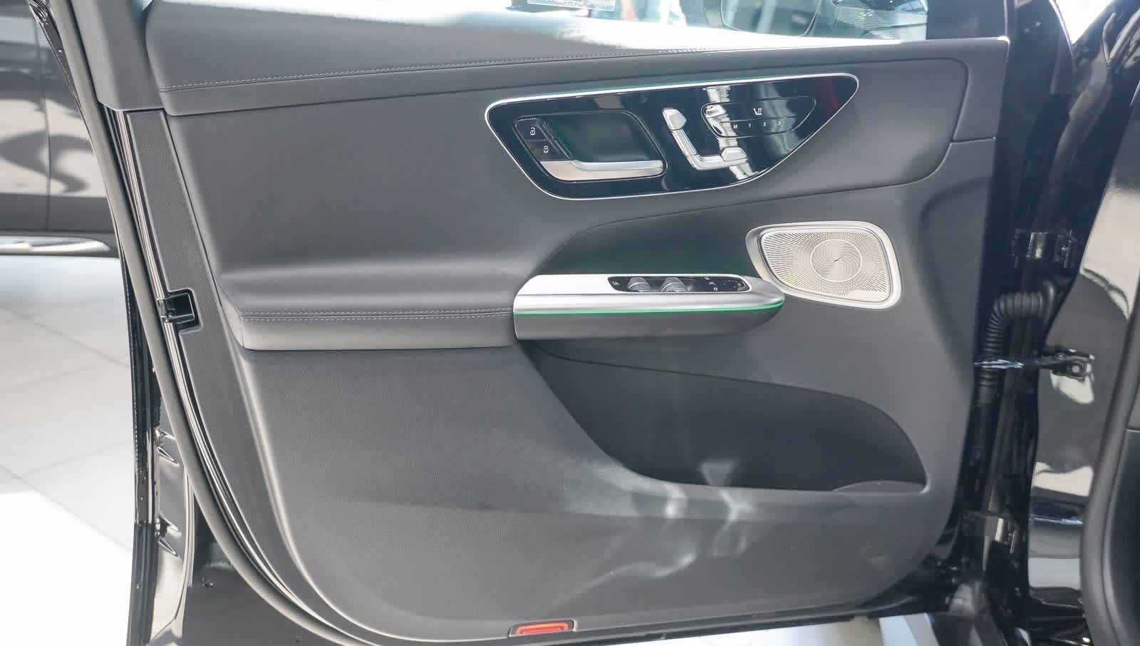 Thumbnail: 2025 Mercedes-Benz GL-Class - 22