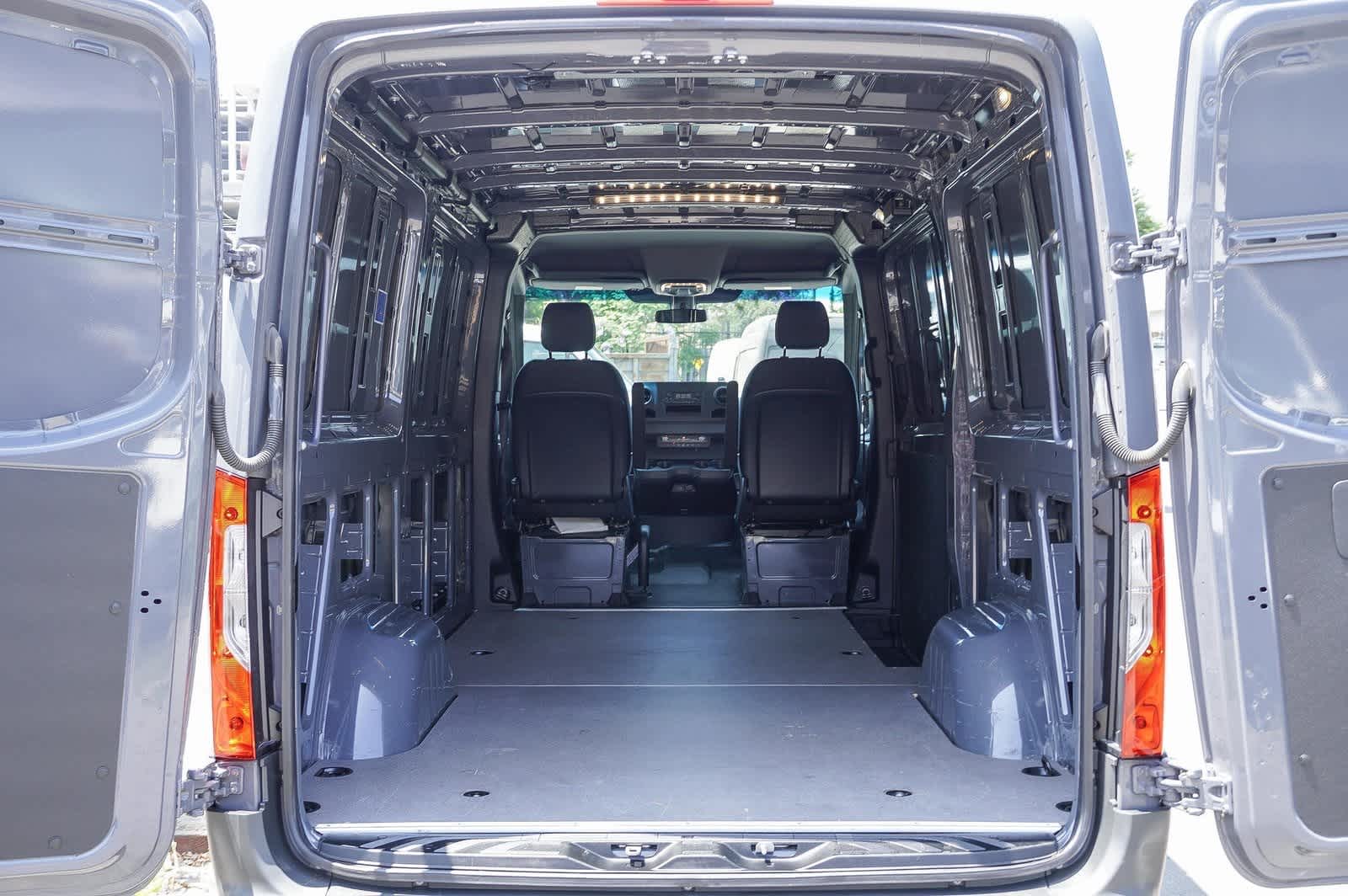 Thumbnail: 2022 Mercedes-Benz Sprinter - 25