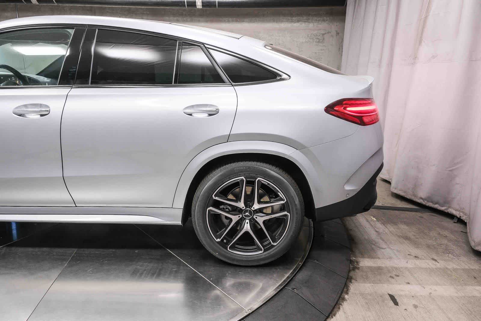 Thumbnail: 2026 Mercedes-Benz GLE - 8