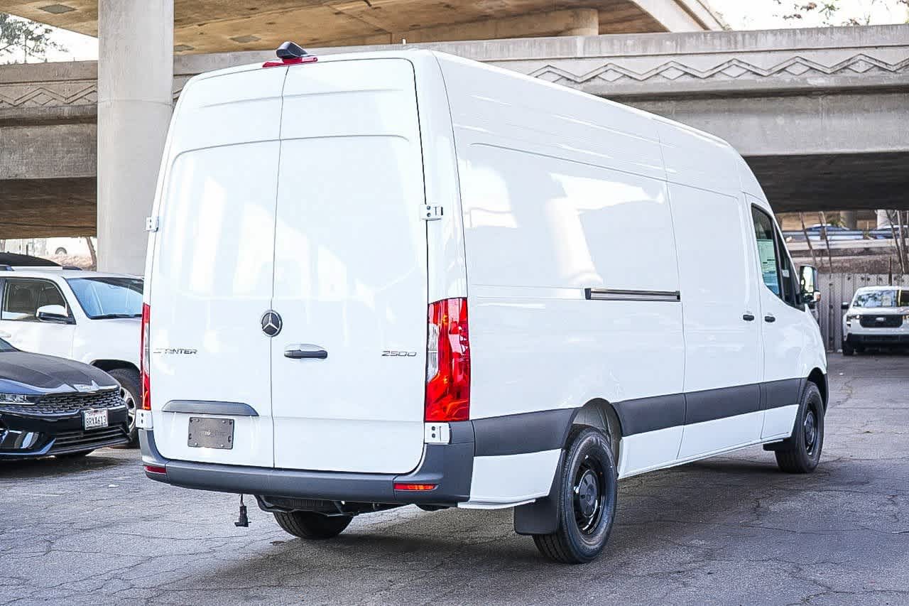 Thumbnail: 2026 Mercedes-Benz Sprinter - 6
