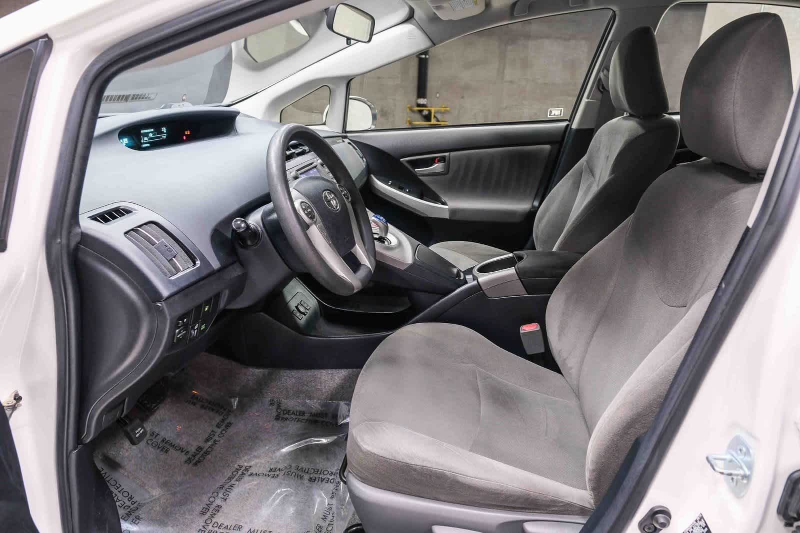 Thumbnail: 2015 Toyota Prius - 16