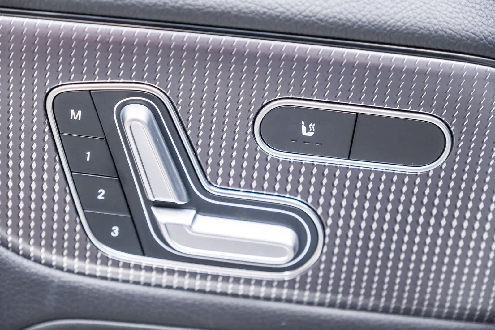 Thumbnail: 2023 Mercedes-Benz GLA - 24