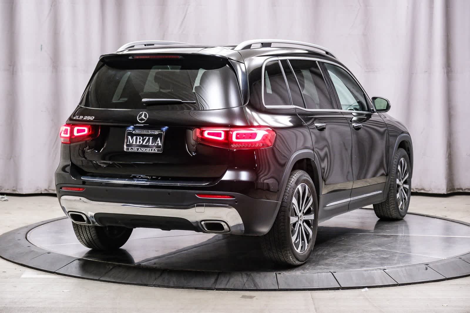 Thumbnail: 2023 Mercedes-Benz GLB - 4