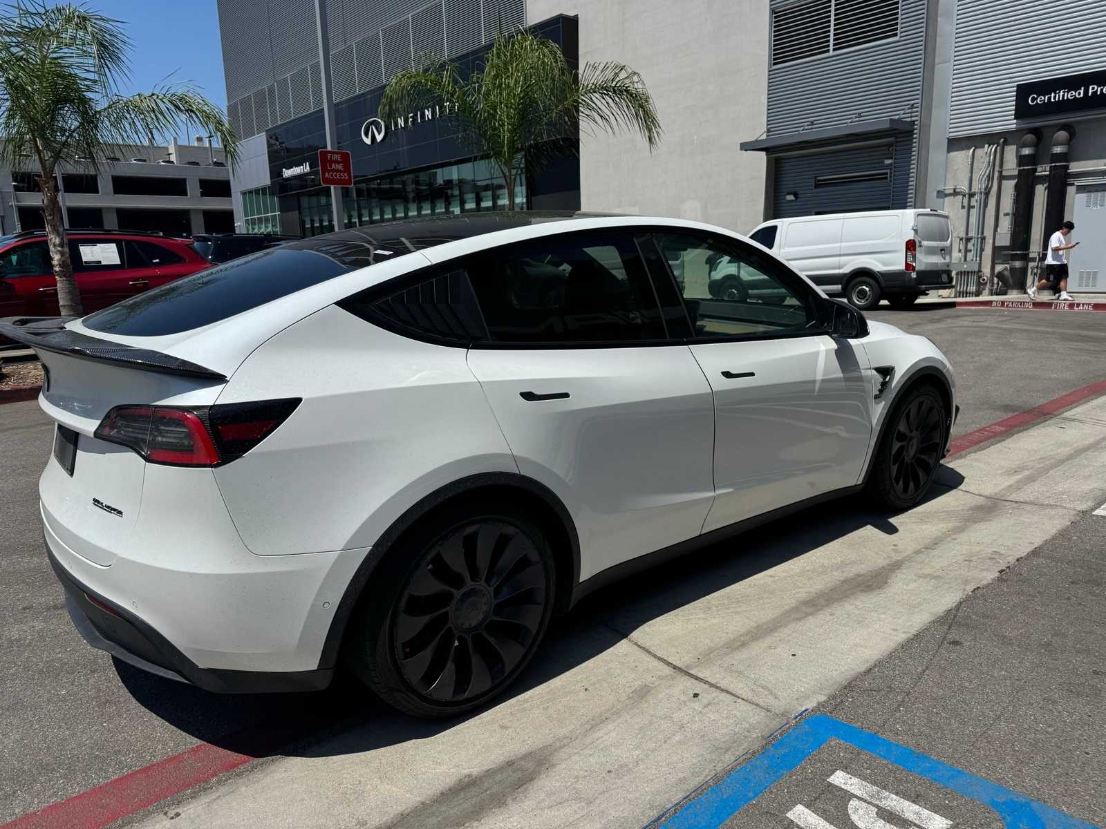 Thumbnail: 2021 Tesla Model Y - 4