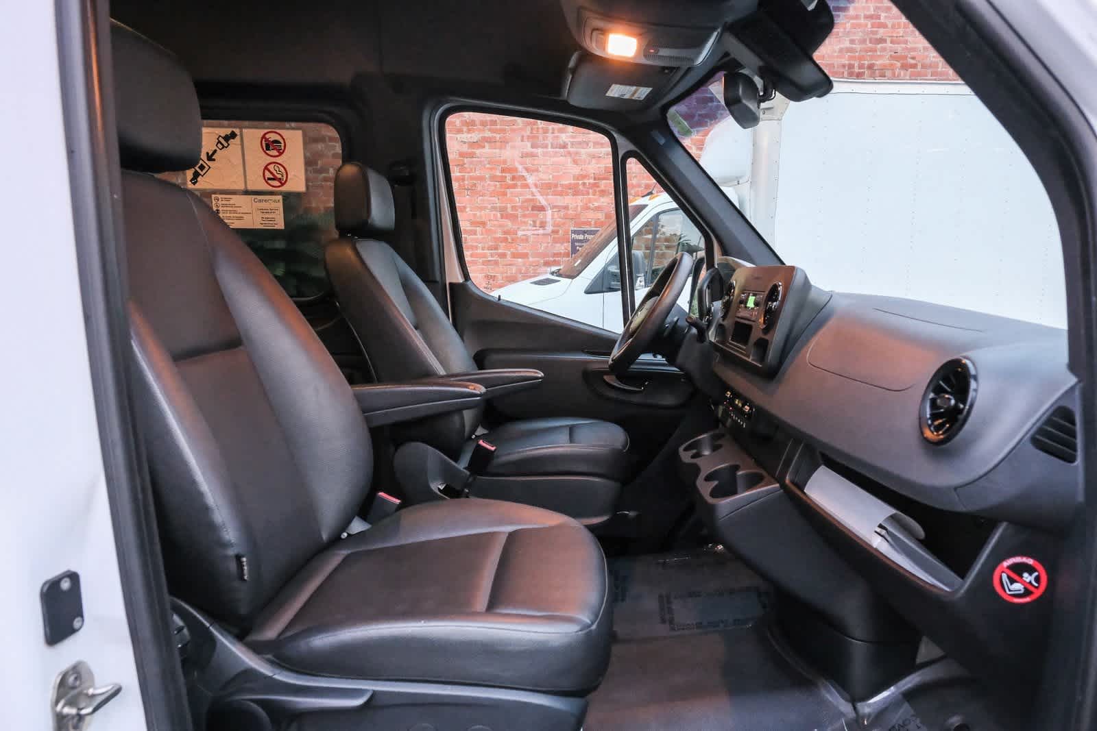 Thumbnail: 2021 Mercedes-Benz Sprinter - 17